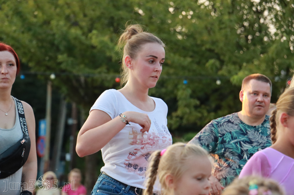 Fotorelacja: Miasto Zawiercie tańczy latino!