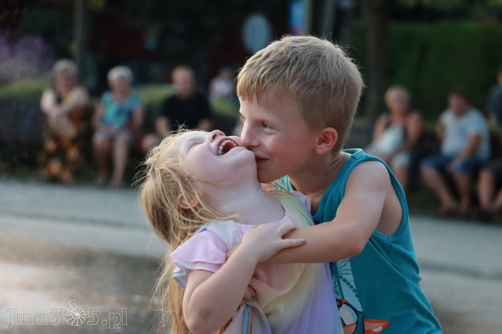 Fotorelacja: Miasto Zawiercie tańczy latino!