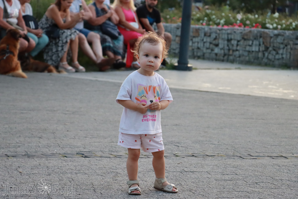 Fotorelacja: Miasto Zawiercie tańczy latino!