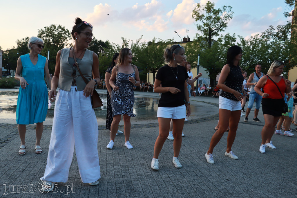 Fotorelacja: Miasto Zawiercie tańczy latino!