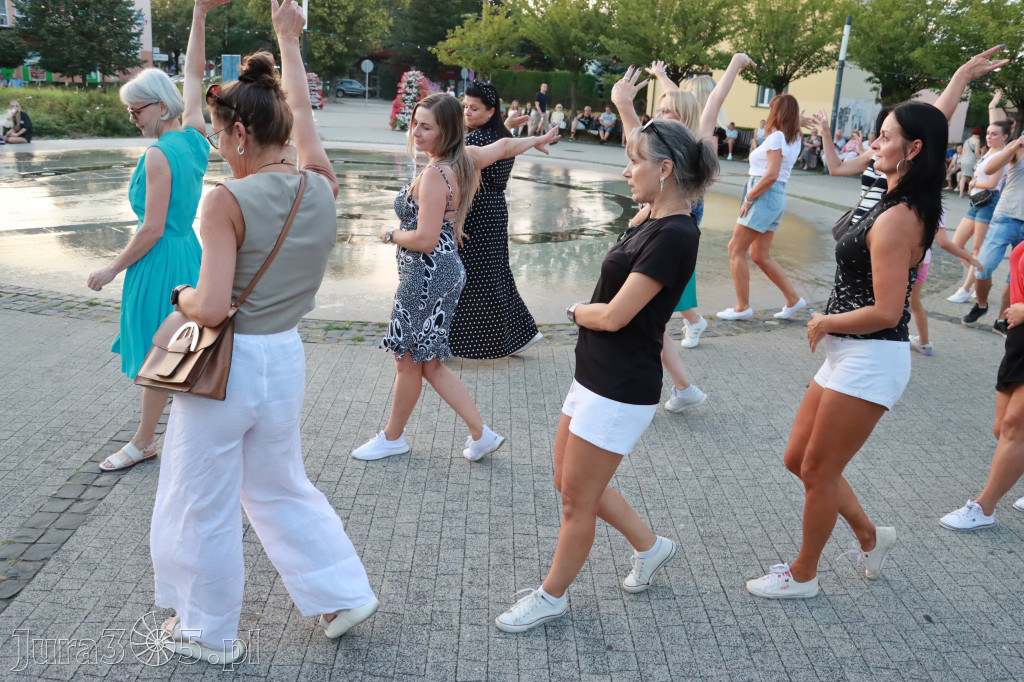 Fotorelacja: Miasto Zawiercie tańczy latino!