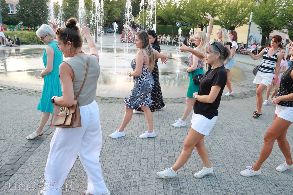 Fotorelacja: Miasto Zawiercie tańczy latino!