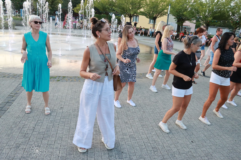Fotorelacja: Miasto Zawiercie tańczy latino!