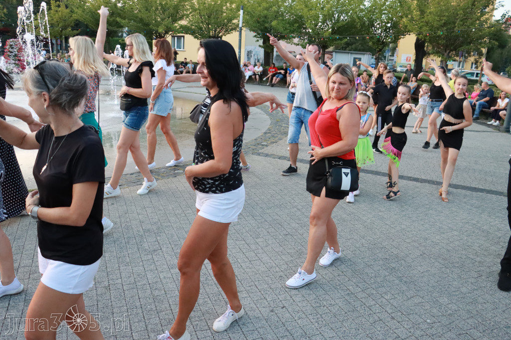 Fotorelacja: Miasto Zawiercie tańczy latino!