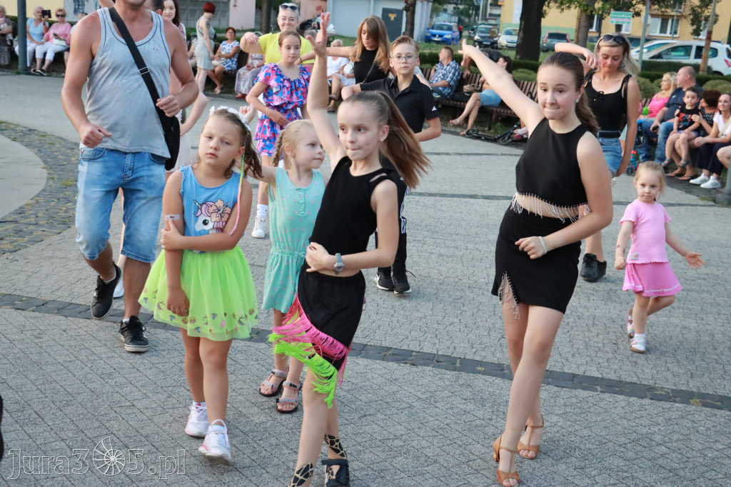 Fotorelacja: Miasto Zawiercie tańczy latino!