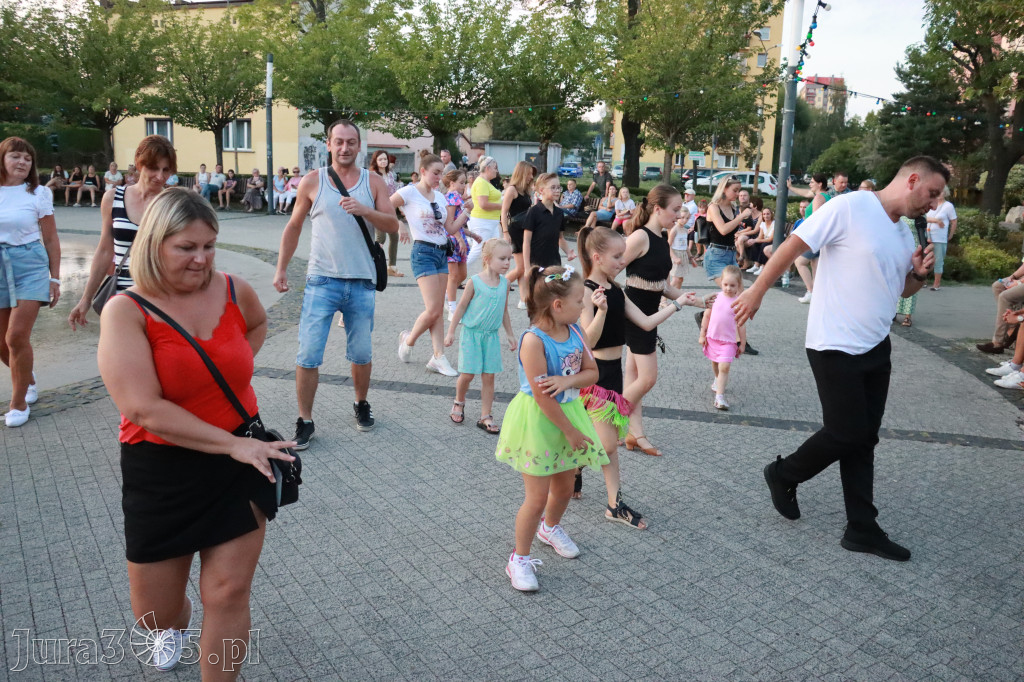 Fotorelacja: Miasto Zawiercie tańczy latino!