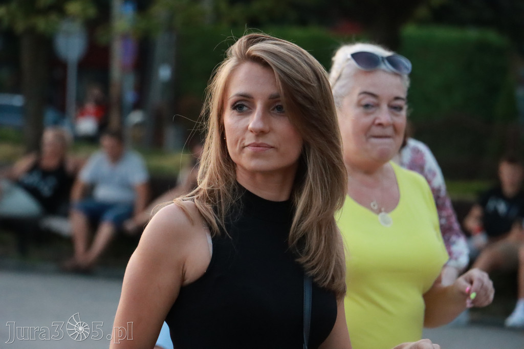 Fotorelacja: Miasto Zawiercie tańczy latino!