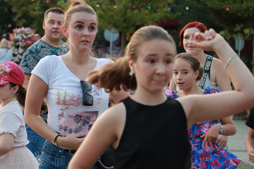 Fotorelacja: Miasto Zawiercie tańczy latino!