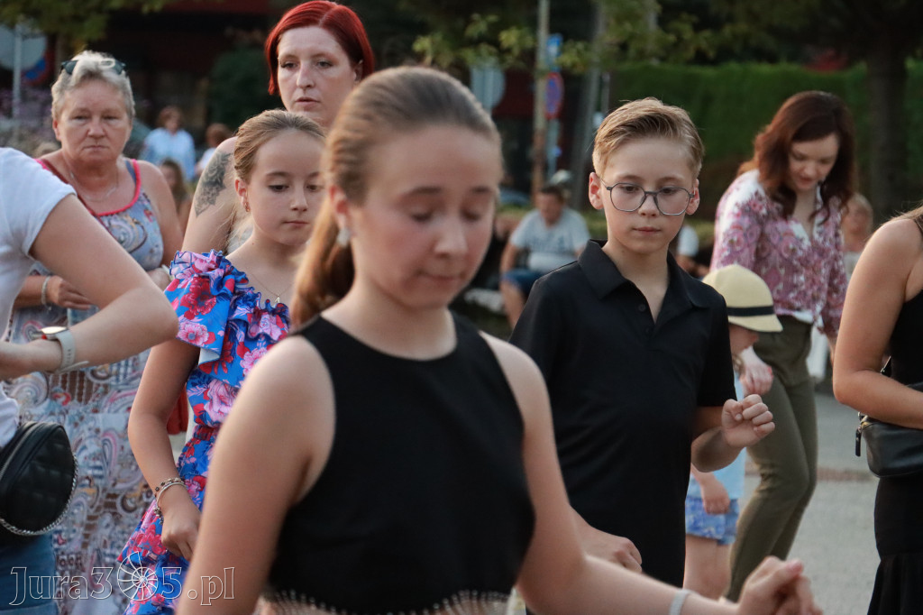 Fotorelacja: Miasto Zawiercie tańczy latino!