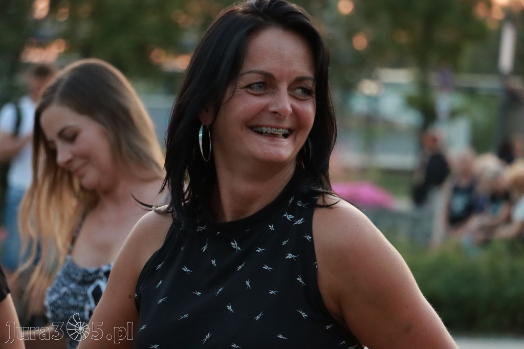 Fotorelacja: Miasto Zawiercie tańczy latino!