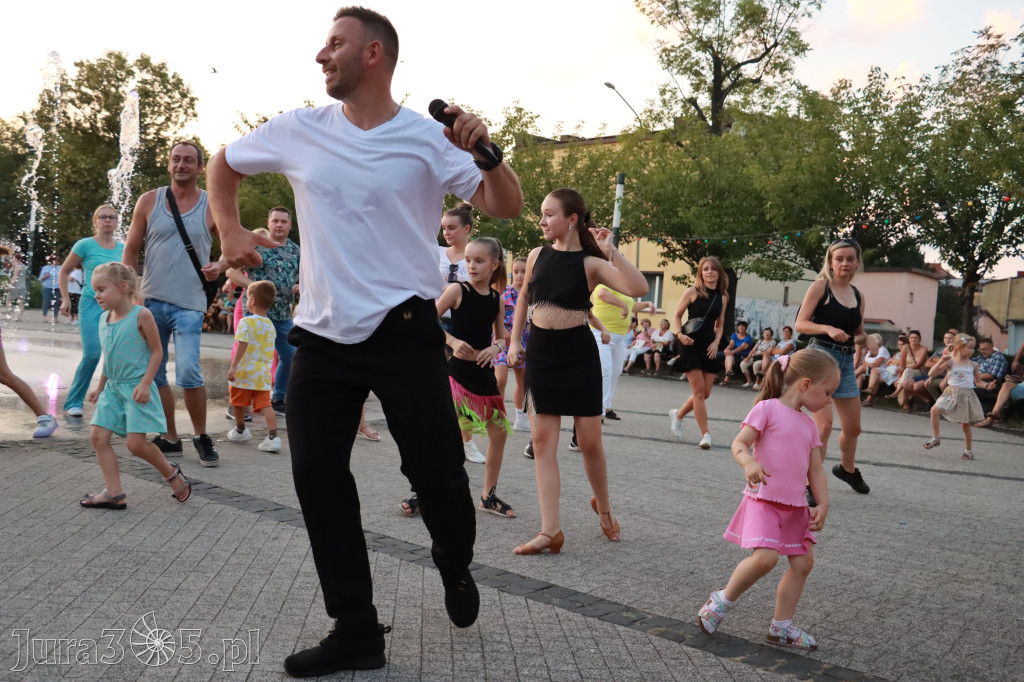 Fotorelacja: Miasto Zawiercie tańczy latino!