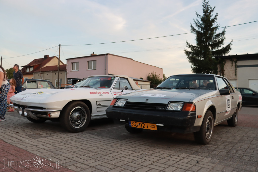 Fotorelacja: POJAZDÓW ZABYTKOWYCH w Żarkach