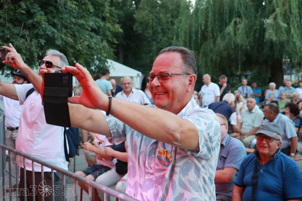 Fotorelacja II: XXV Powiatowe Dożynki w Irządzach