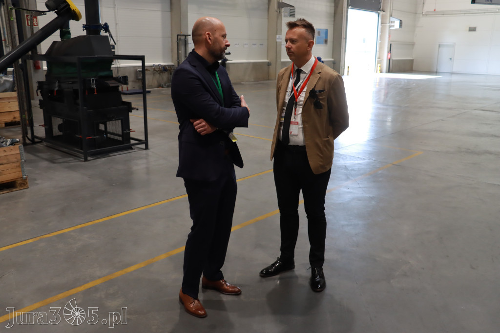 Fotorelacja: Otwarcie zakładu recyklingu baterii EV w Zawierciu
