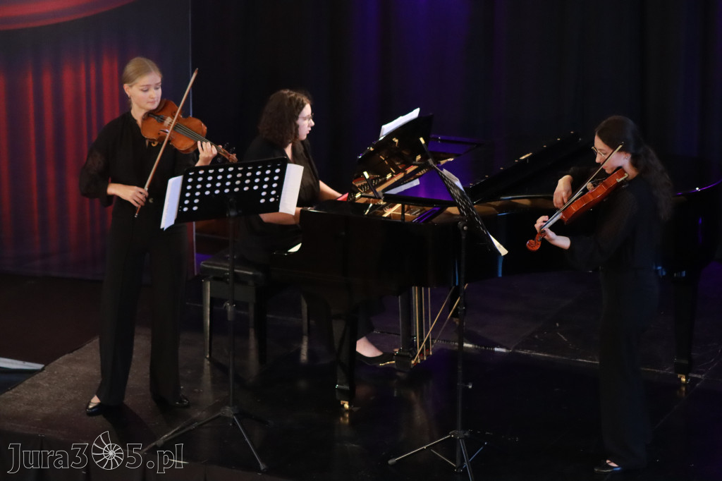 Fotorelacja: Koncert Impresje Jesienne w Filharmonii Jurajskiej