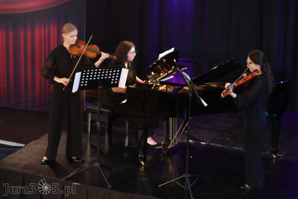 Fotorelacja: Koncert Impresje Jesienne w Filharmonii Jurajskiej