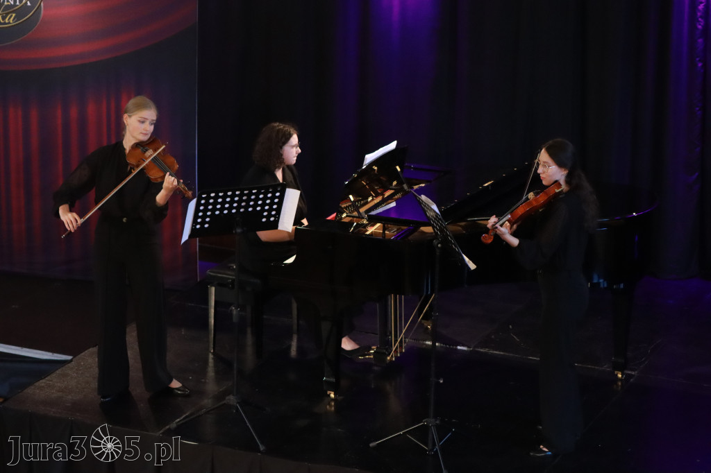 Fotorelacja: Koncert Impresje Jesienne w Filharmonii Jurajskiej
