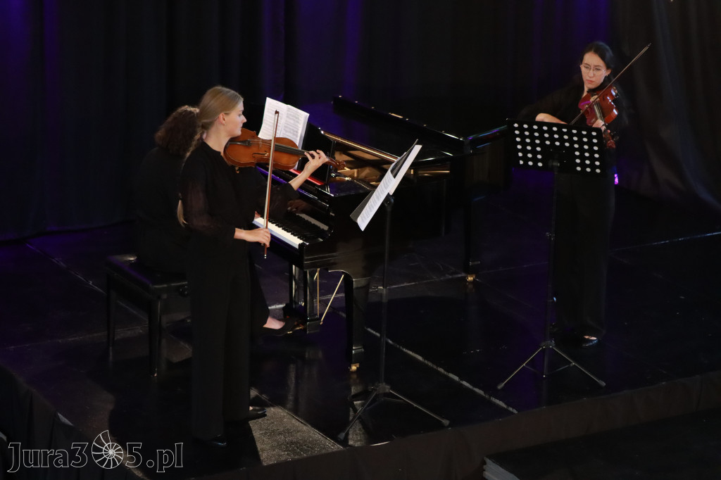 Fotorelacja: Koncert Impresje Jesienne w Filharmonii Jurajskiej