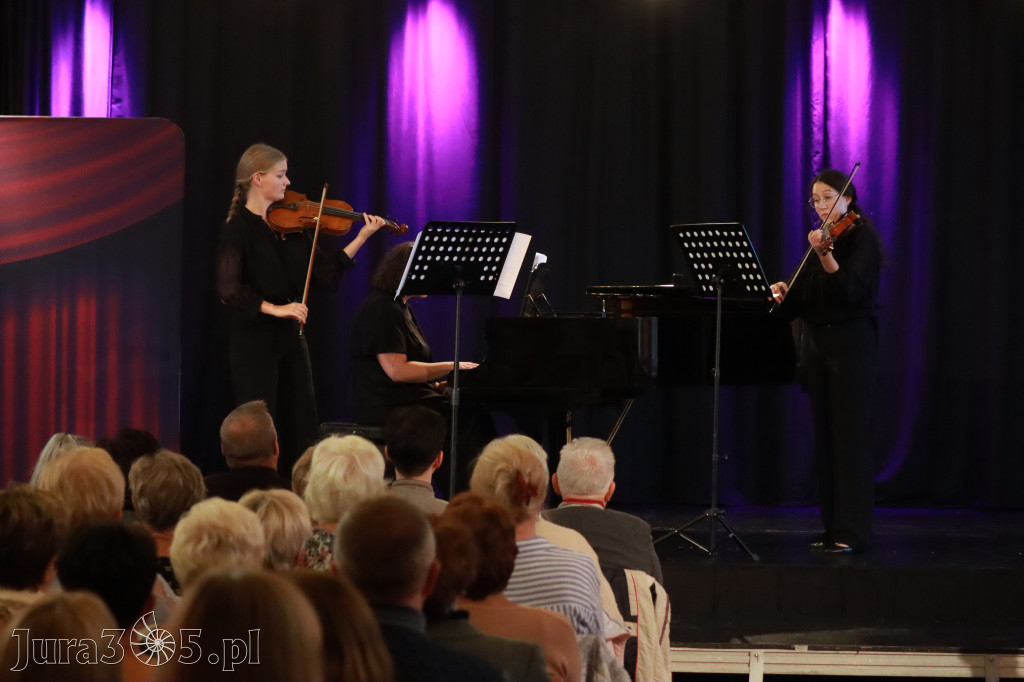 Fotorelacja: Koncert Impresje Jesienne w Filharmonii Jurajskiej