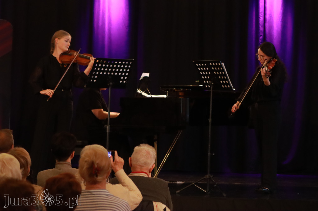 Fotorelacja: Koncert Impresje Jesienne w Filharmonii Jurajskiej
