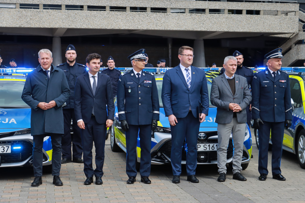 Fotorelacja: 2 nowe radiowozy dla Zawiercia