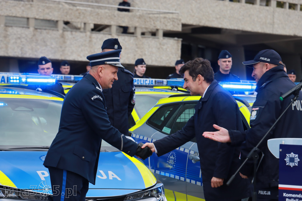 Fotorelacja: 2 nowe radiowozy dla Zawiercia