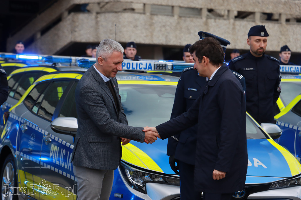 Fotorelacja: 2 nowe radiowozy dla Zawiercia