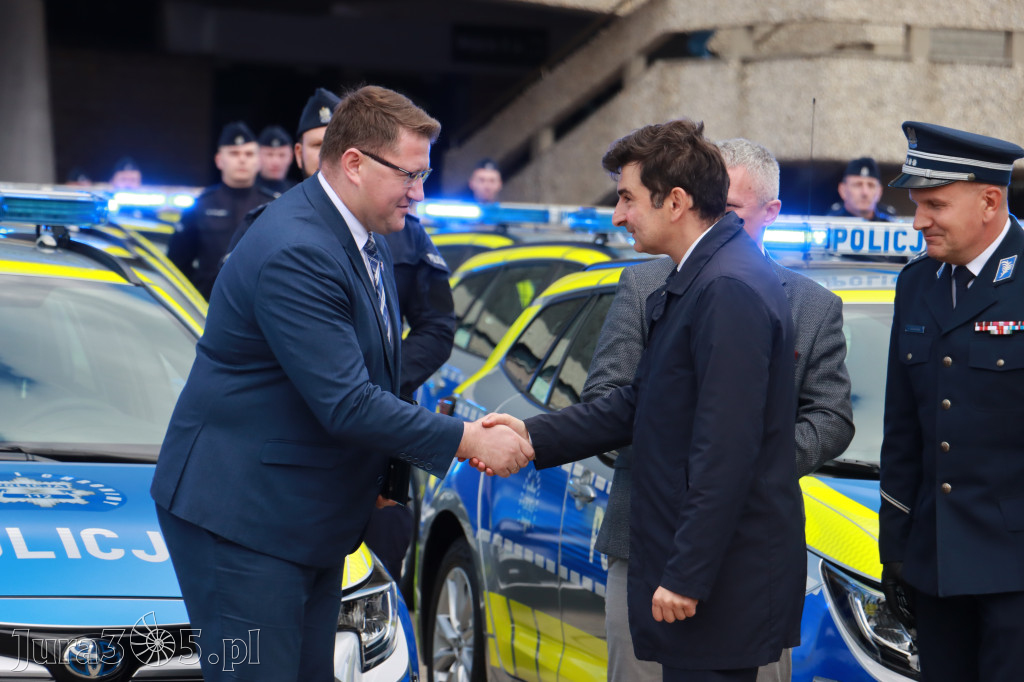 Fotorelacja: 2 nowe radiowozy dla Zawiercia