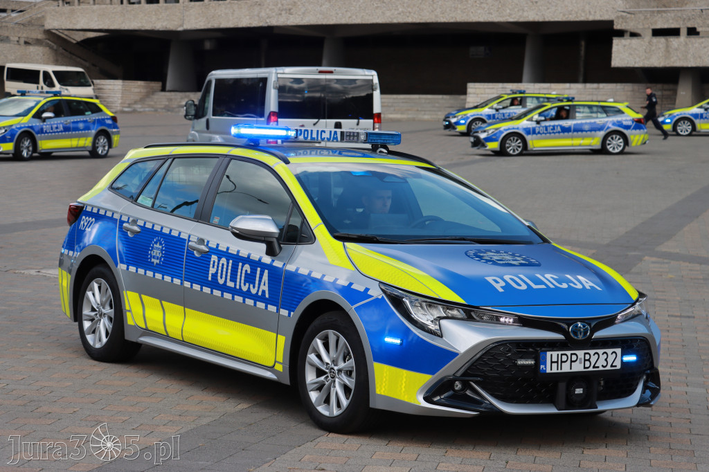 Fotorelacja: 2 nowe radiowozy dla Zawiercia