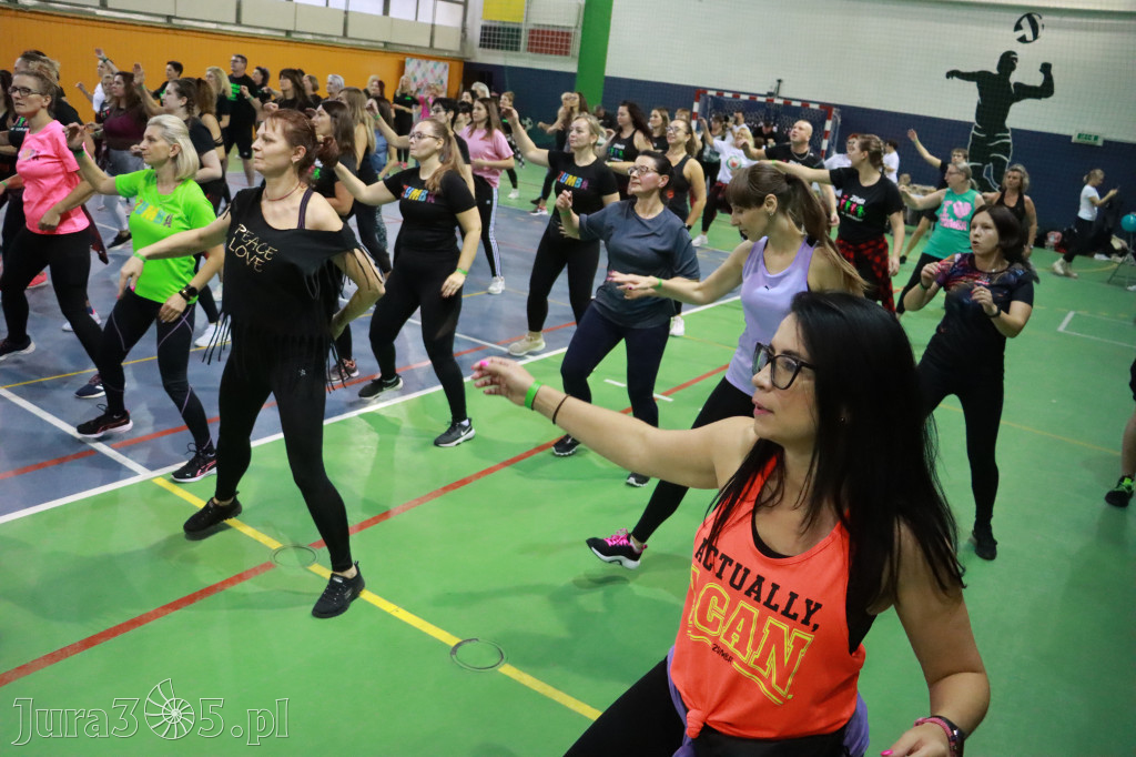 Fotorelacja: Charytatywny maraton zumby w Zawierciu
