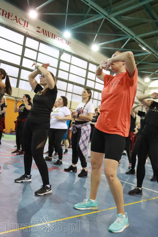 Fotorelacja: Charytatywny maraton zumby w Zawierciu