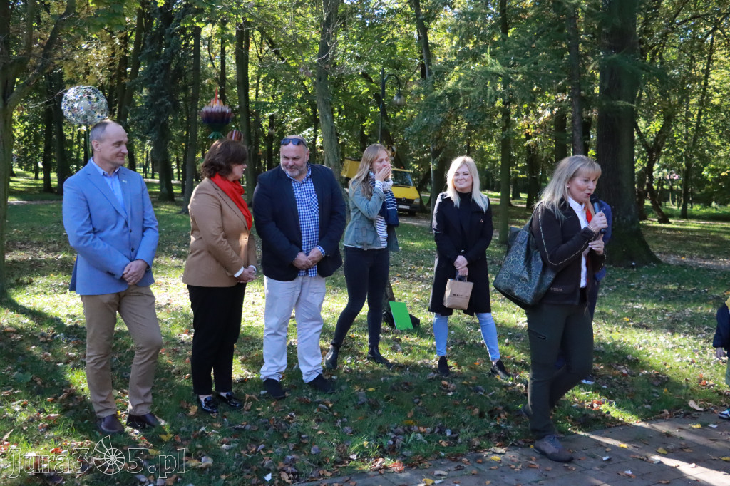 Fotorelacja: Światowy Dzień Drzewa w Zawierciu