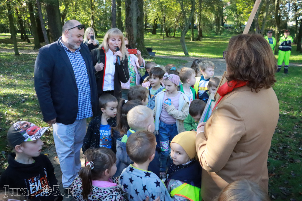 Fotorelacja: Światowy Dzień Drzewa w Zawierciu