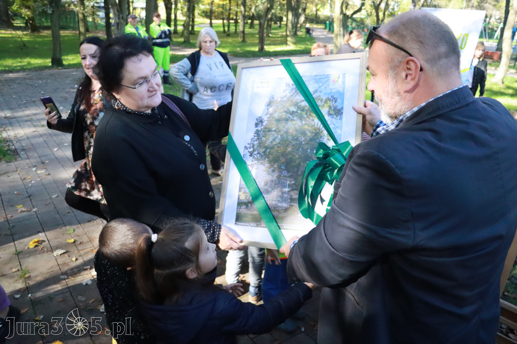Fotorelacja: Światowy Dzień Drzewa w Zawierciu