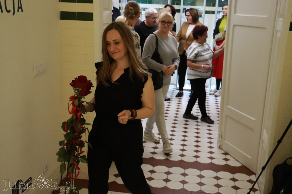 Fotorelacja: Wystawa Malarstwa Karoliny Wilk.