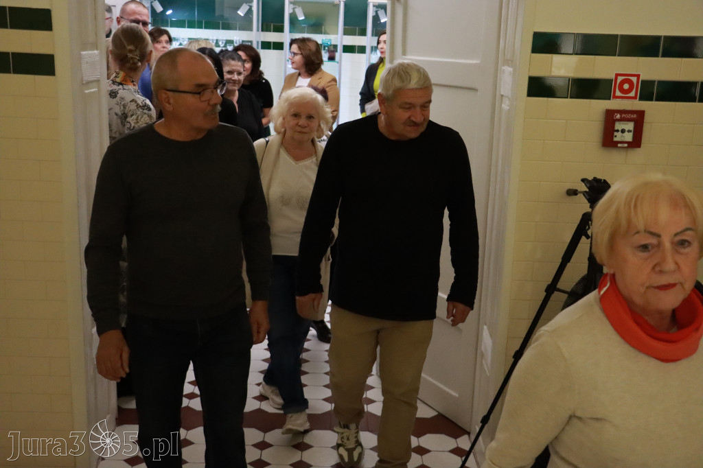 Fotorelacja: Wystawa Malarstwa Karoliny Wilk.