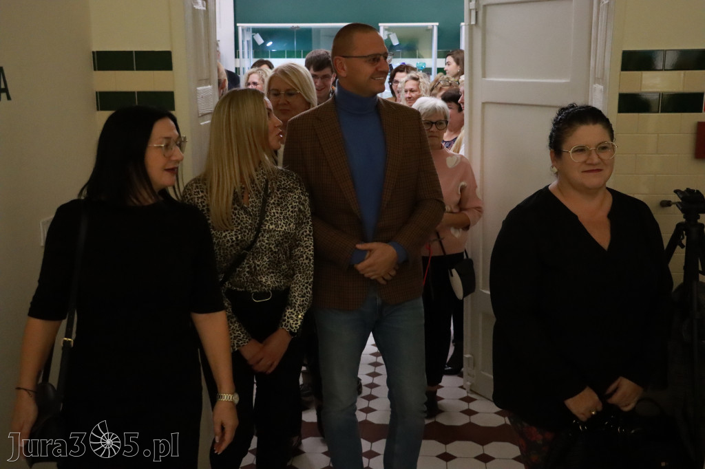 Fotorelacja: Wystawa Malarstwa Karoliny Wilk.