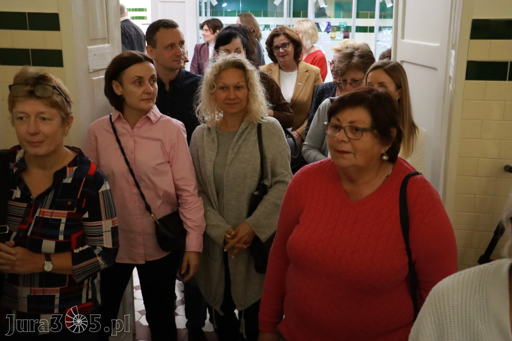 Fotorelacja: Wystawa Malarstwa Karoliny Wilk.