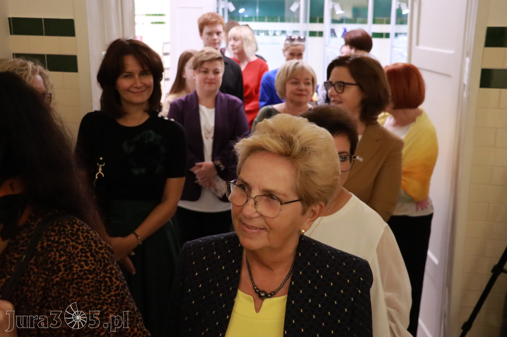 Fotorelacja: Wystawa Malarstwa Karoliny Wilk.