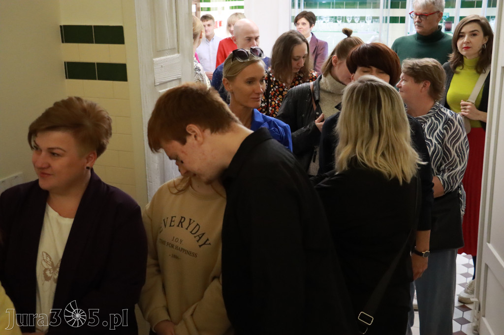 Fotorelacja: Wystawa Malarstwa Karoliny Wilk.