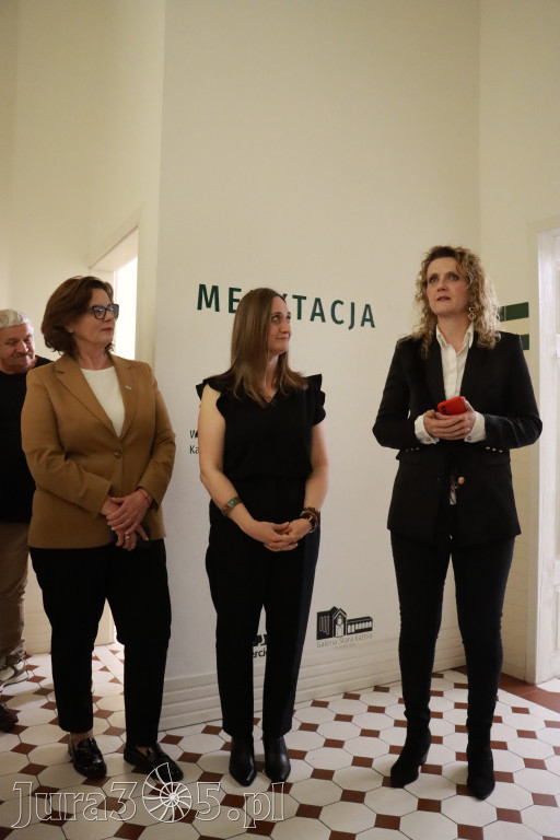 Fotorelacja: Wystawa Malarstwa Karoliny Wilk.