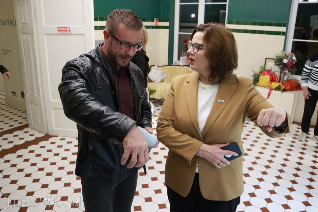 Fotorelacja: Wystawa Malarstwa Karoliny Wilk.