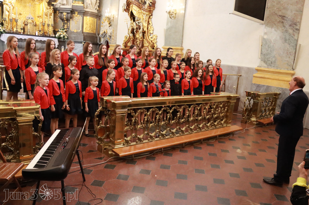 Fotorelacja z Jasnej Góry I: Festiwal Pieśni Maryjnej Częstochowa - Koziegłowy