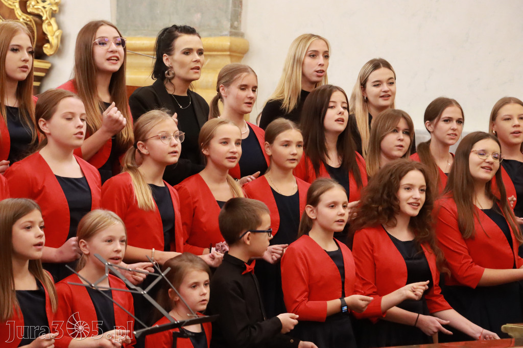Fotorelacja z Jasnej Góry I: Festiwal Pieśni Maryjnej Częstochowa - Koziegłowy