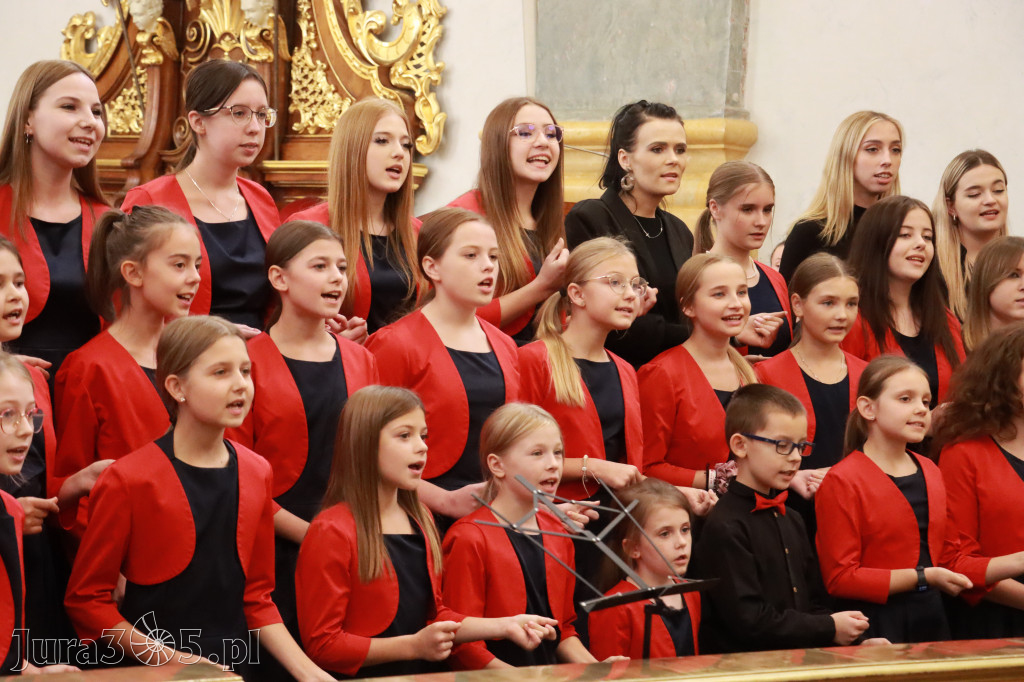 Fotorelacja z Jasnej Góry I: Festiwal Pieśni Maryjnej Częstochowa - Koziegłowy