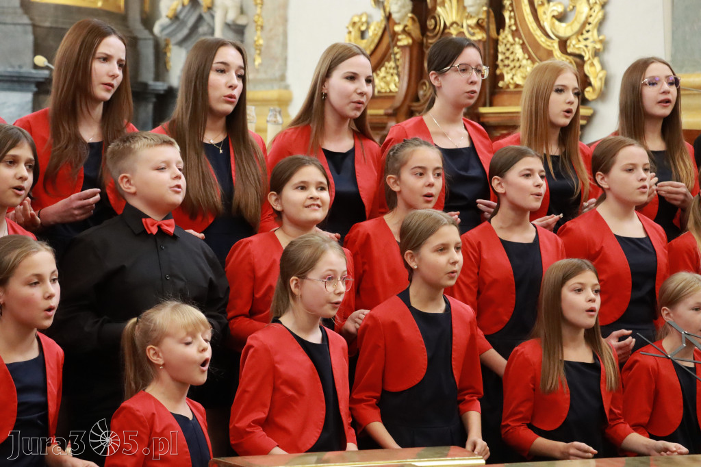 Fotorelacja z Jasnej Góry I: Festiwal Pieśni Maryjnej Częstochowa - Koziegłowy