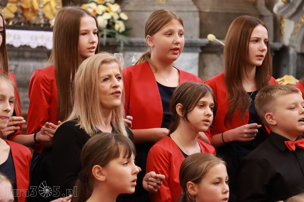 Fotorelacja z Jasnej Góry I: Festiwal Pieśni Maryjnej Częstochowa - Koziegłowy