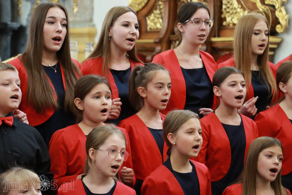 Fotorelacja z Jasnej Góry I: Festiwal Pieśni Maryjnej Częstochowa - Koziegłowy