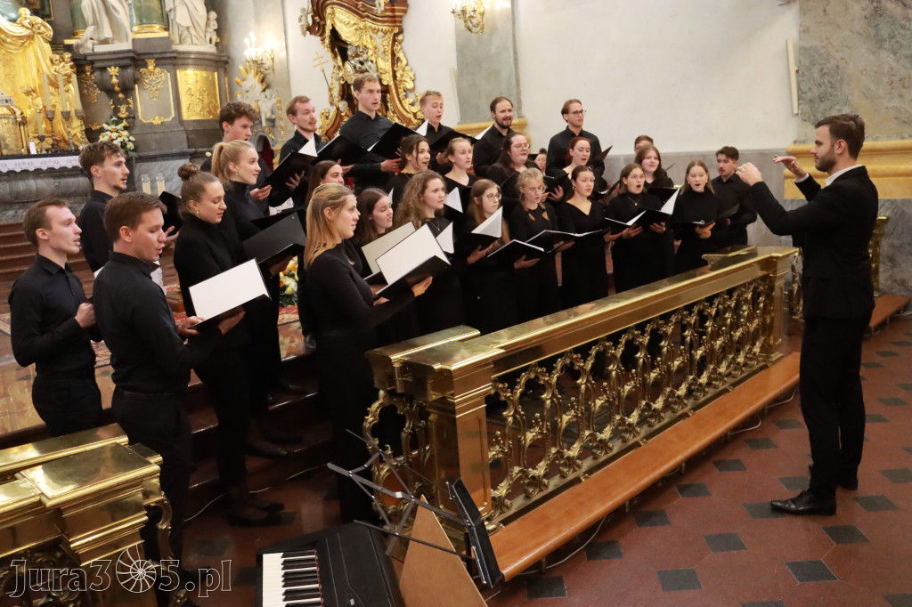 Fotorelacja z Jasnej Góry II: Festiwal Pieśni Maryjnej Częstochowa - Koziegłowy