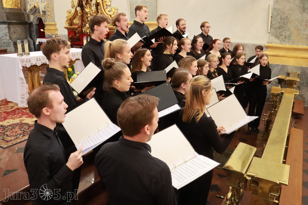 Fotorelacja z Jasnej Góry II: Festiwal Pieśni Maryjnej Częstochowa - Koziegłowy